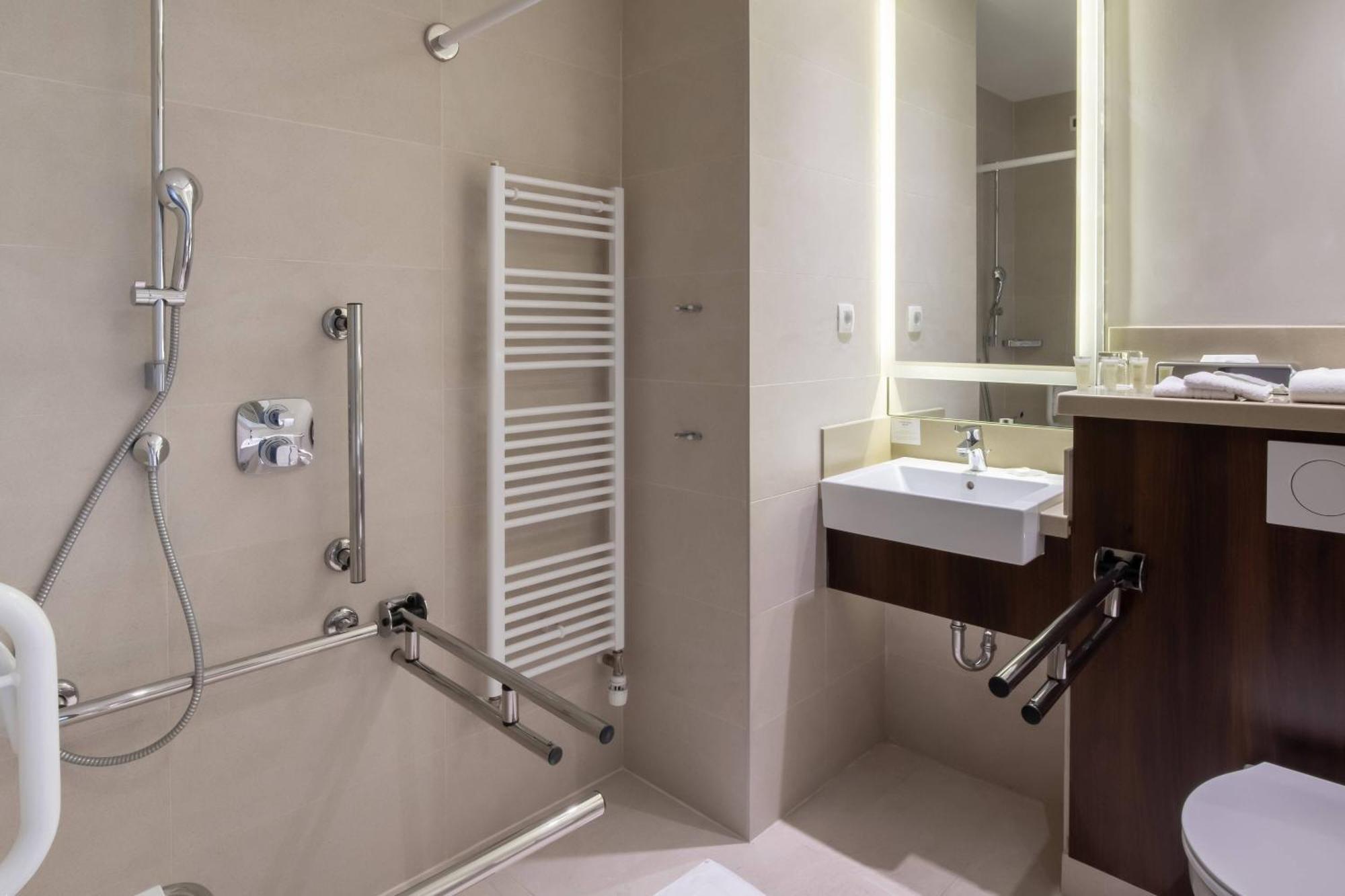 Courtyard By Marriott