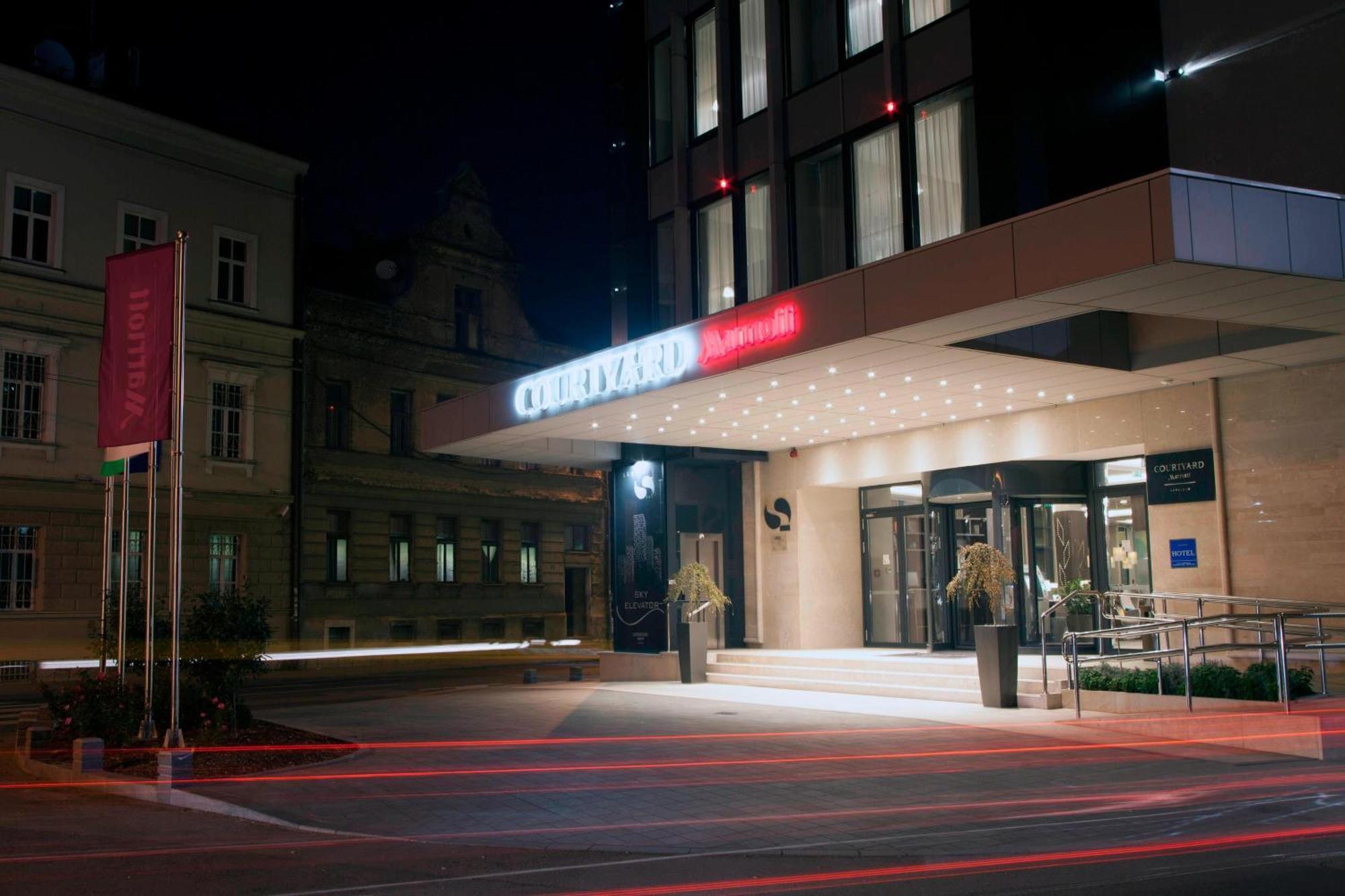 Hotel Courtyard By Marriott